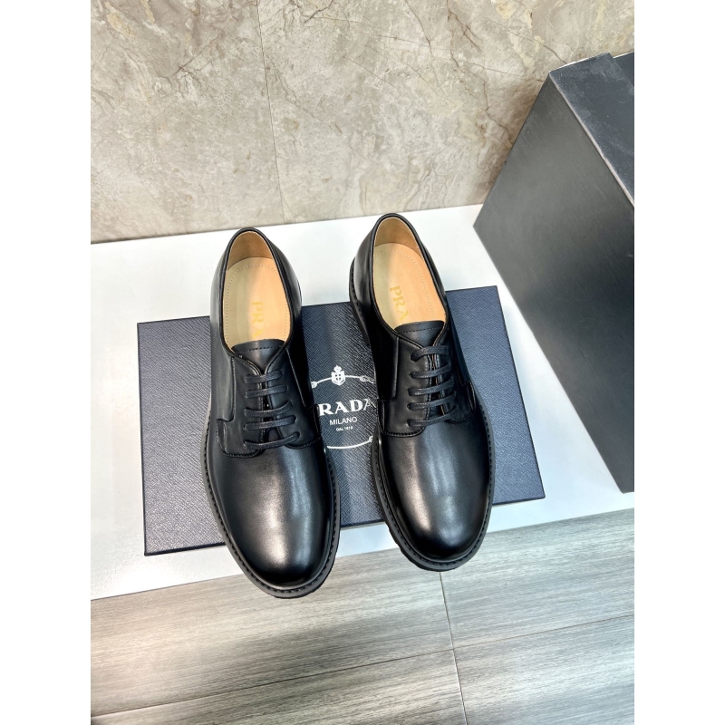 Pra*a leather shoes